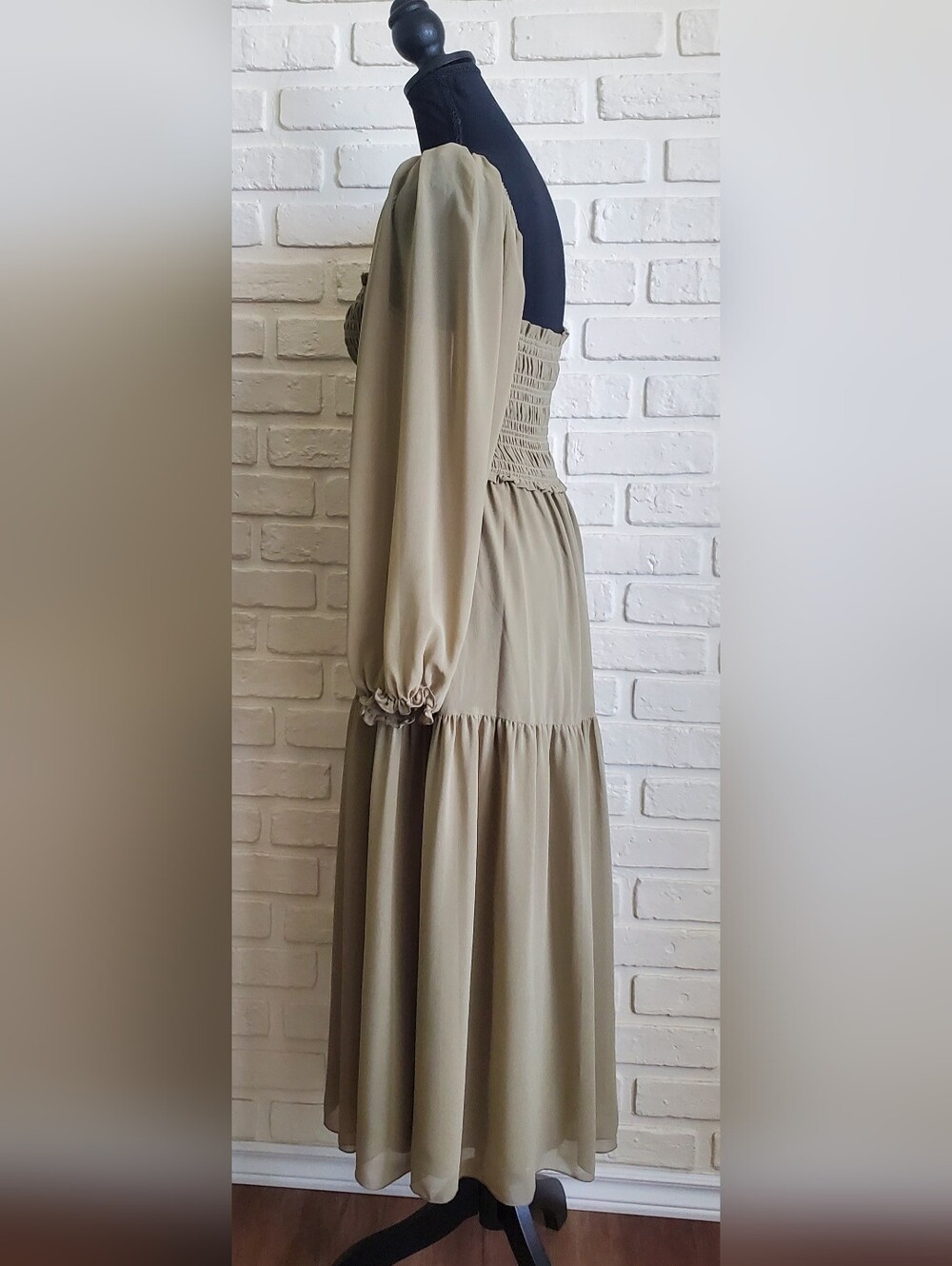 Aritzia Wilfred Nella Smocked Fete Chiffon Tiered Midi Dress Olive Green Medium - Picture 8 of 15